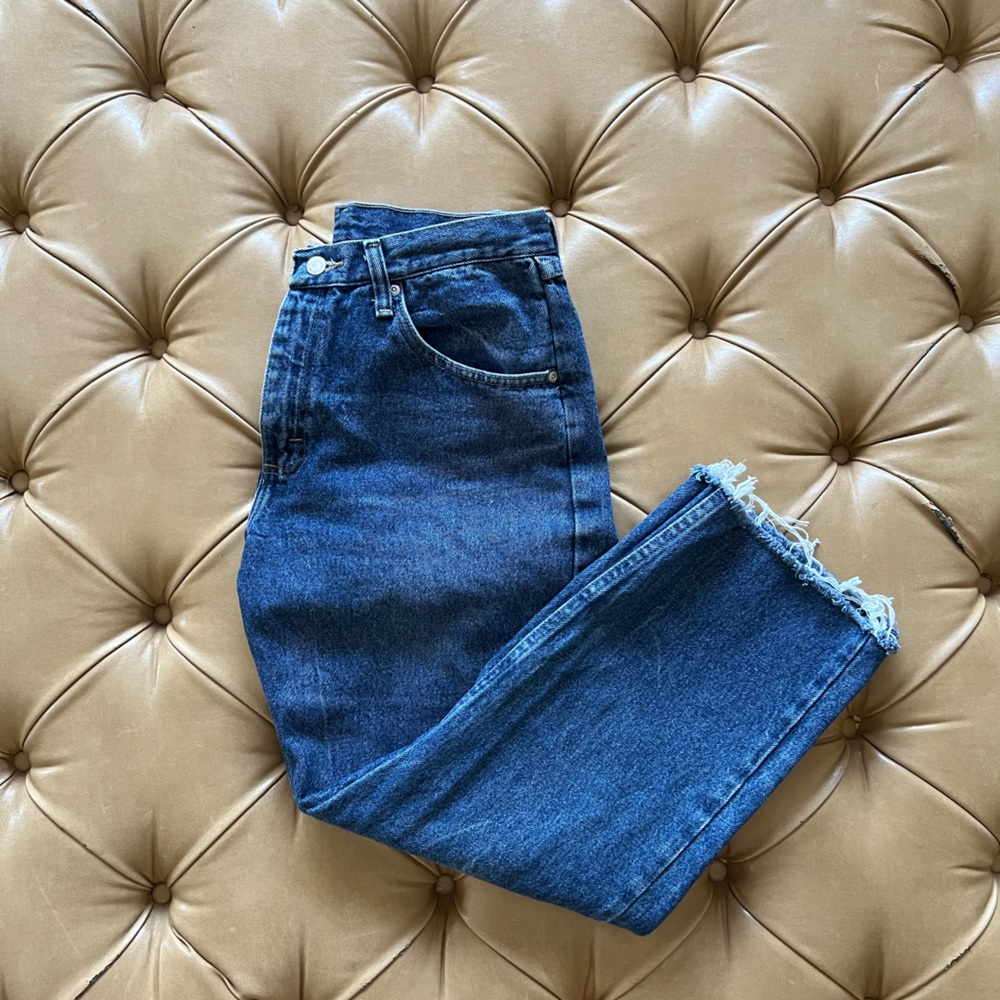Wrangler high waisted Cropped Frayed Hem Blue Jeans